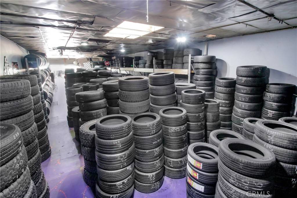 North Hollywood, CA 91605,7523 Coldwater Canyon AVE