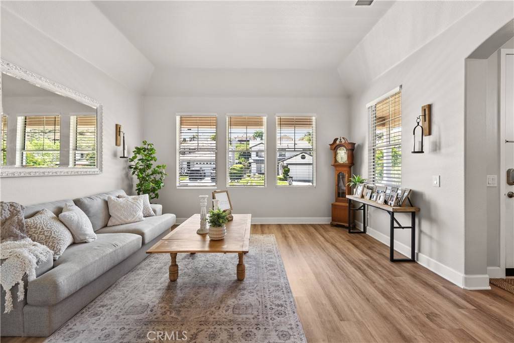 Saugus, CA 91390,22011 Iron Horse PL
