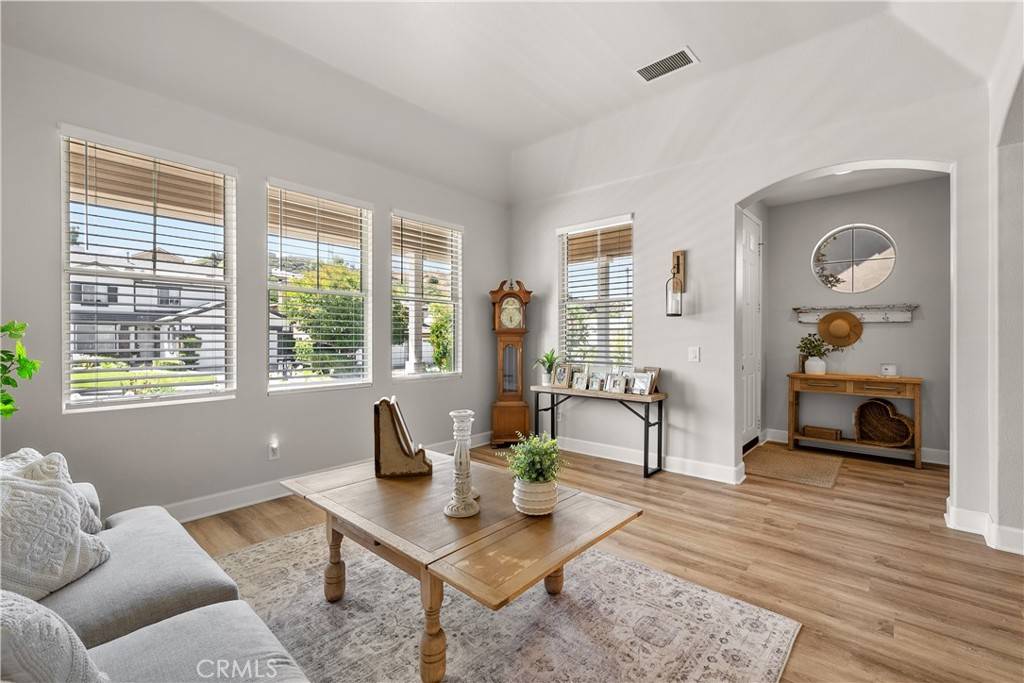 Saugus, CA 91390,22011 Iron Horse PL