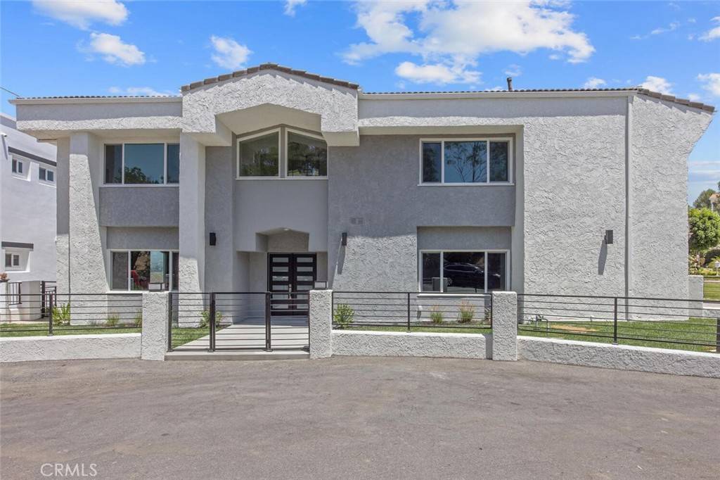 Newhall, CA 91321,23835 Bella Vista DR