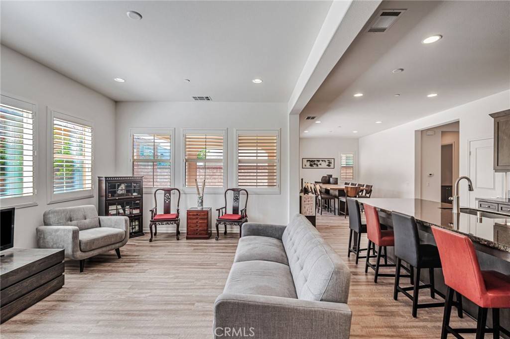 Saugus, CA 91350,27636 Skylark LN