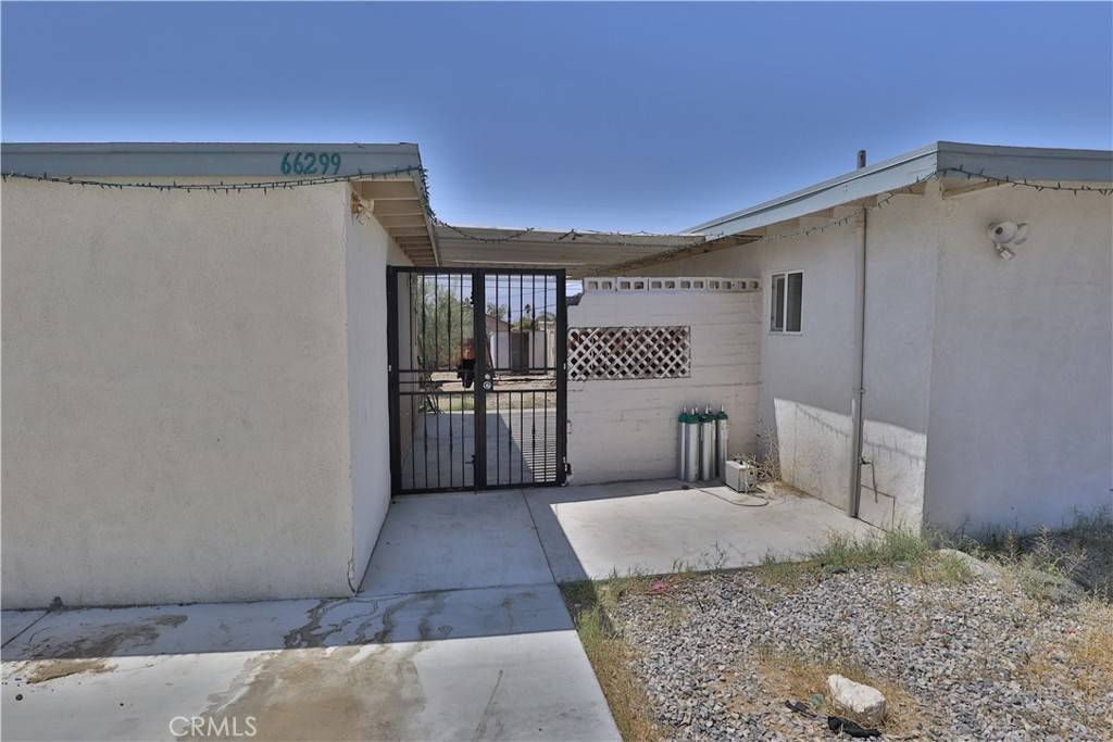 Desert Hot Springs, CA 92240,66299 7th ST