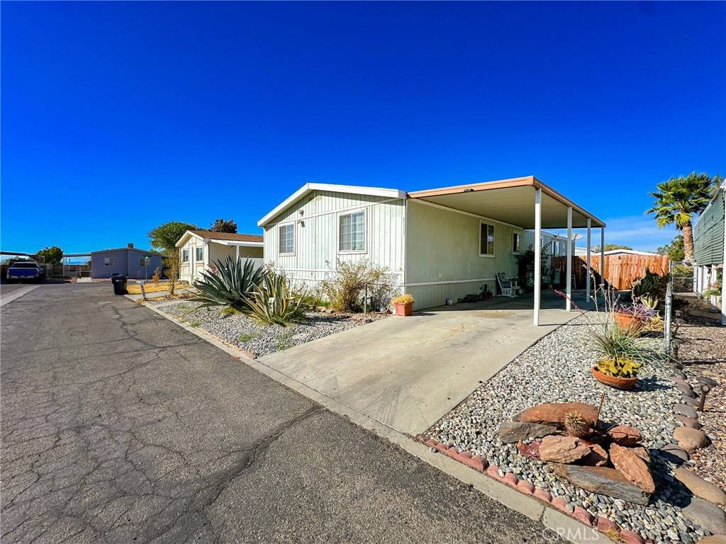 Rosamond, CA 93560,2117 Windflower Dr #108