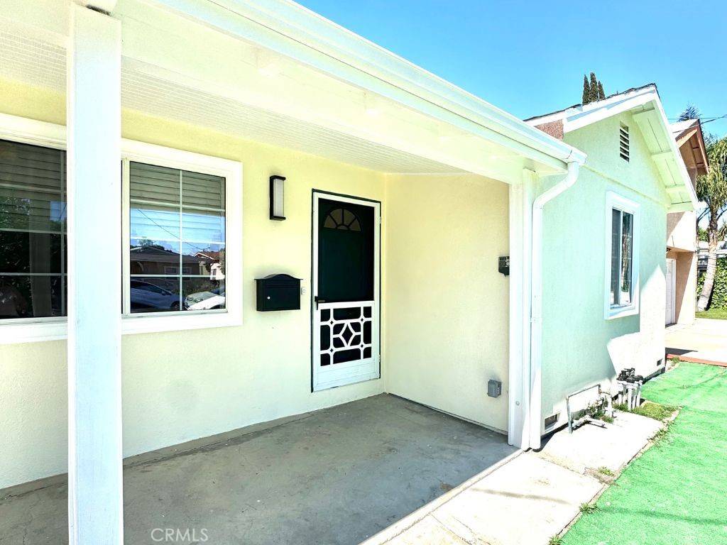 Van Nuys, CA 91401,13003 Calvert ST