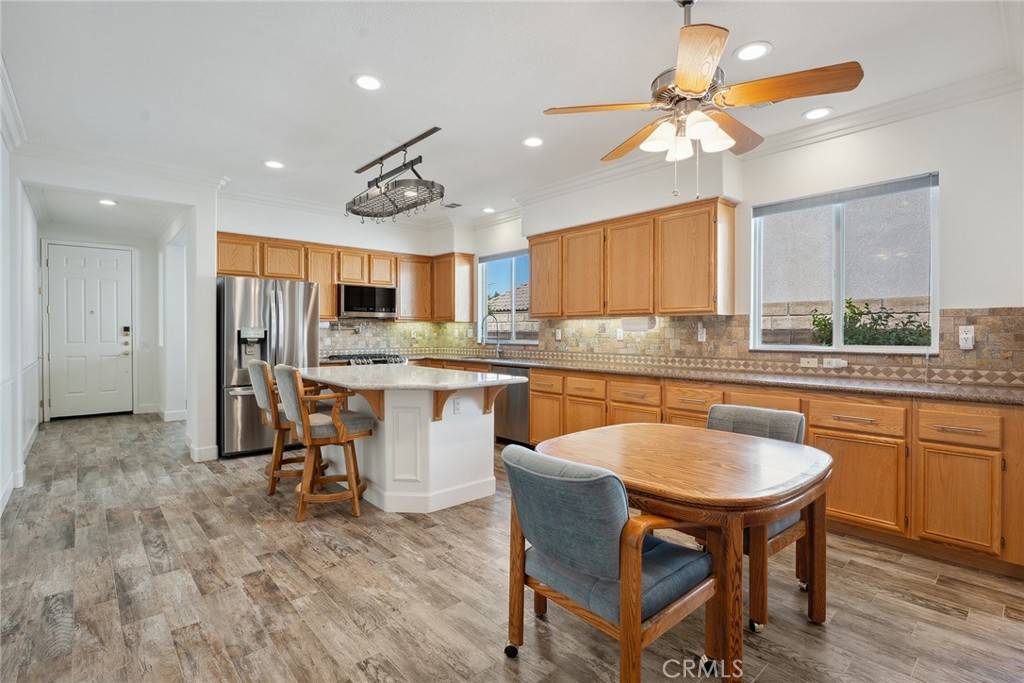 Saugus, CA 91350,19613 Edmonds PL