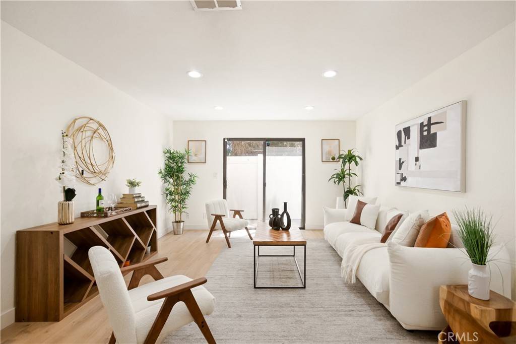 Van Nuys, CA 91405,14803 Vanowen ST #9