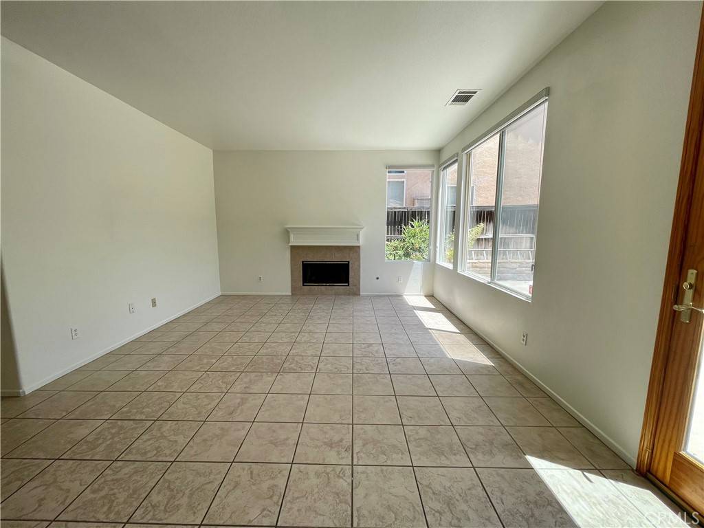 Newhall, CA 91321,23808 Oak View LN