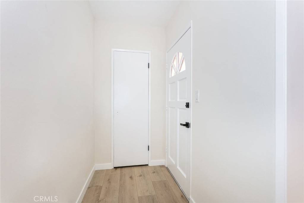Tarzana, CA 91356,18307 Burbank BLVD #24