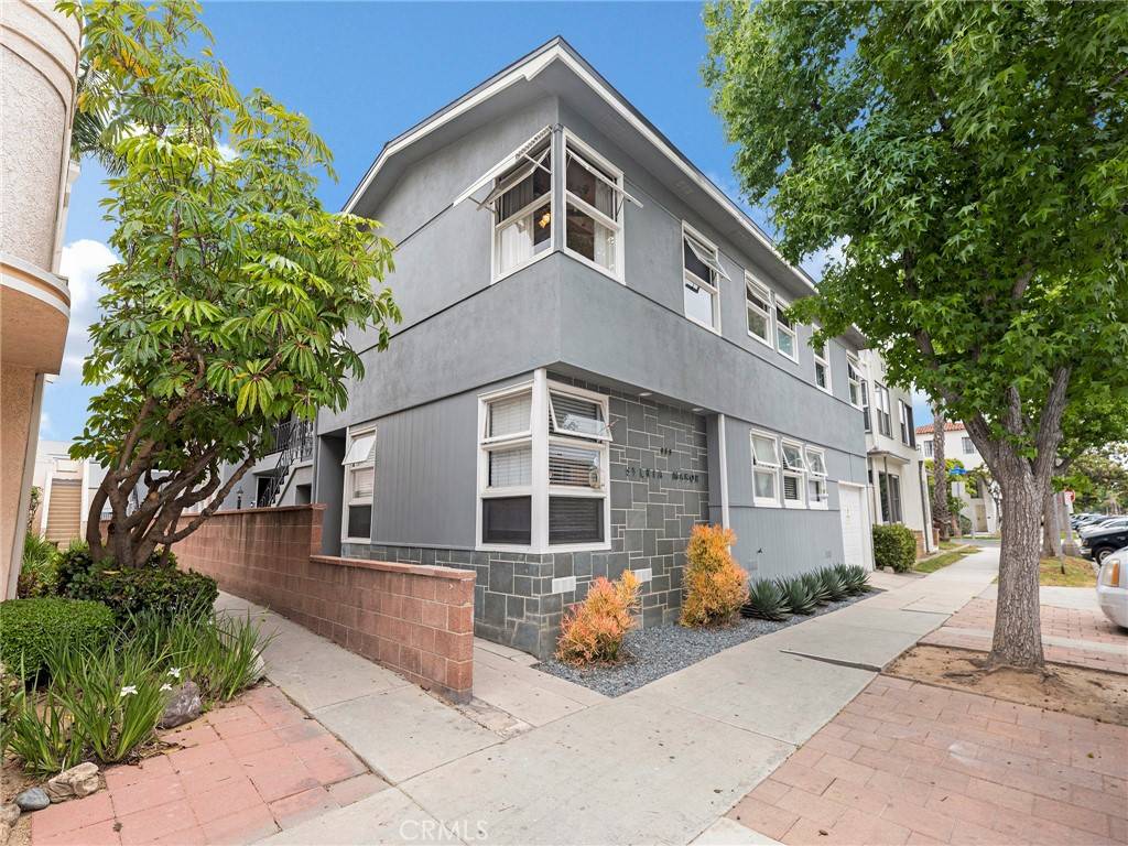 Long Beach, CA 90802,933 E 1st ST #7