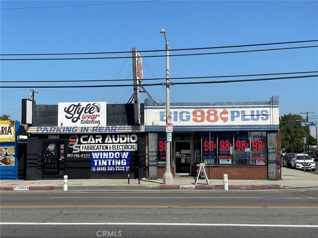 Pacoima, CA 91331,13663 VAN nUYS BLVD