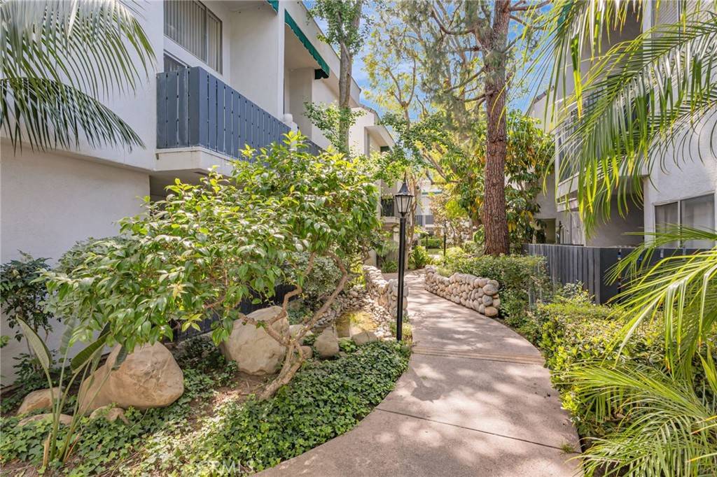 Tarzana, CA 91356,18645 Hatteras ST #203