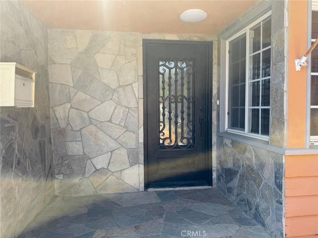 North Hollywood, CA 91605,7029 Bellaire AVE