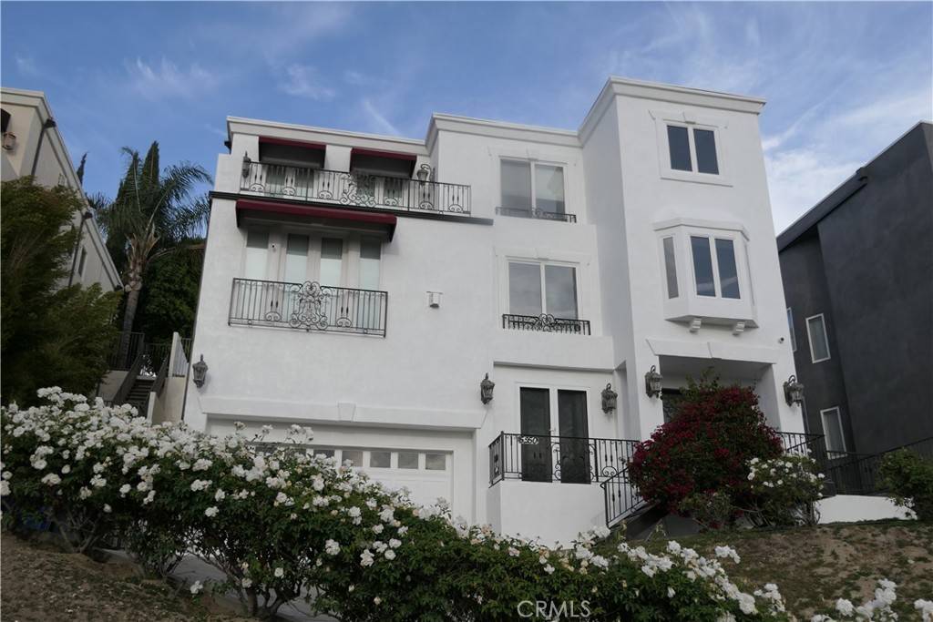 Woodland Hills, CA 91364,5250 Calatrana DR