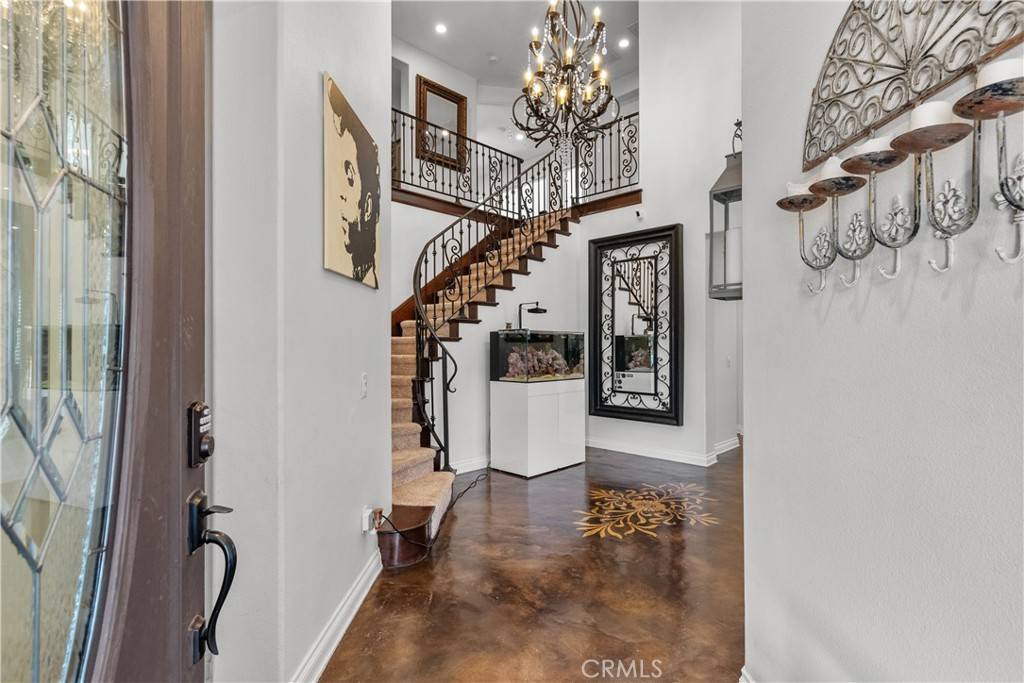 Saugus, CA 91390,29259 Black Pine WAY