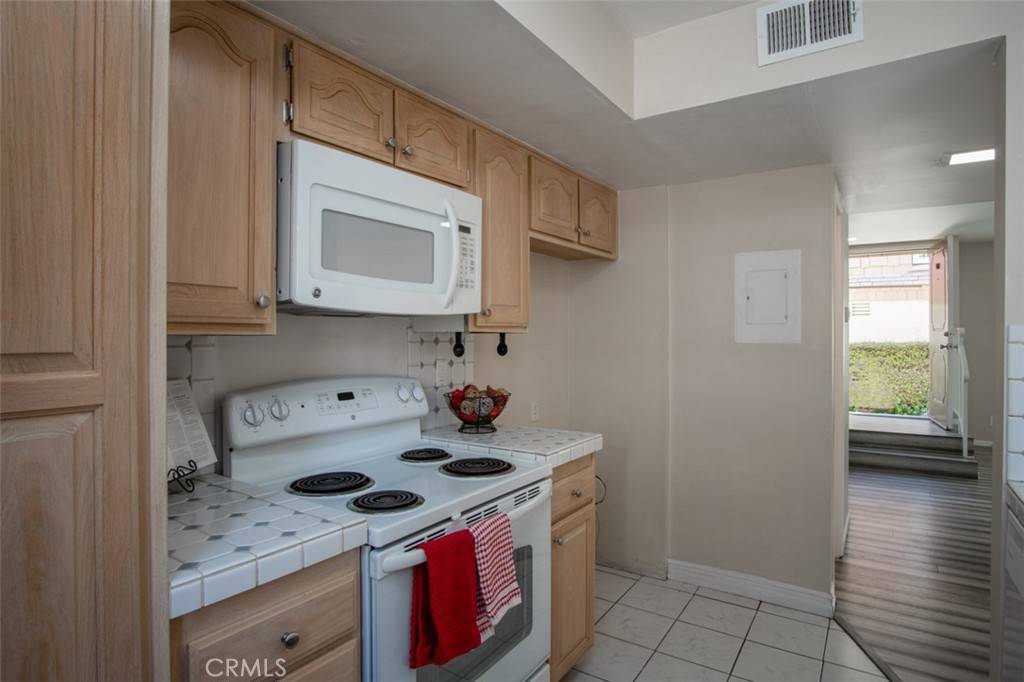 Agoura Hills, CA 91301,4114 Yankee DR