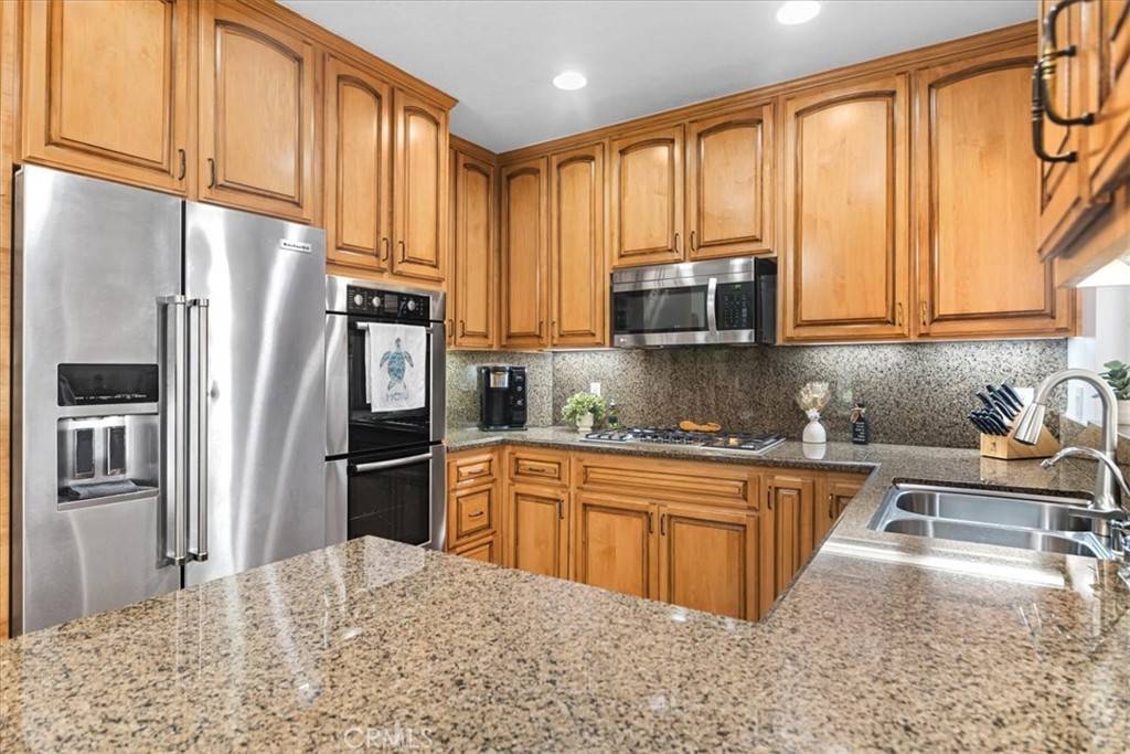 Valencia, CA 91355,26010 Coronado CT