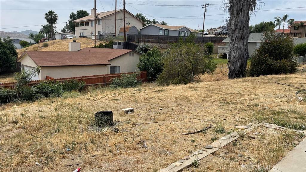 Canyon Lake, CA 92587,0 APN #351-043-011