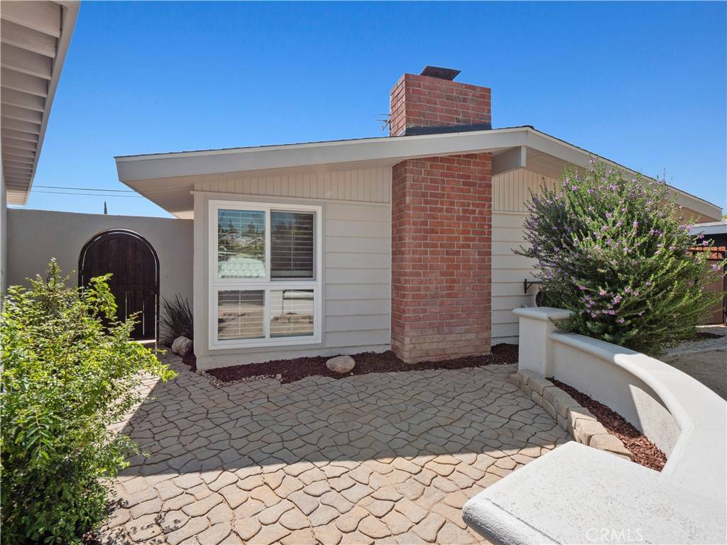 Saugus, CA 91350,27545 Santa Clarita RD