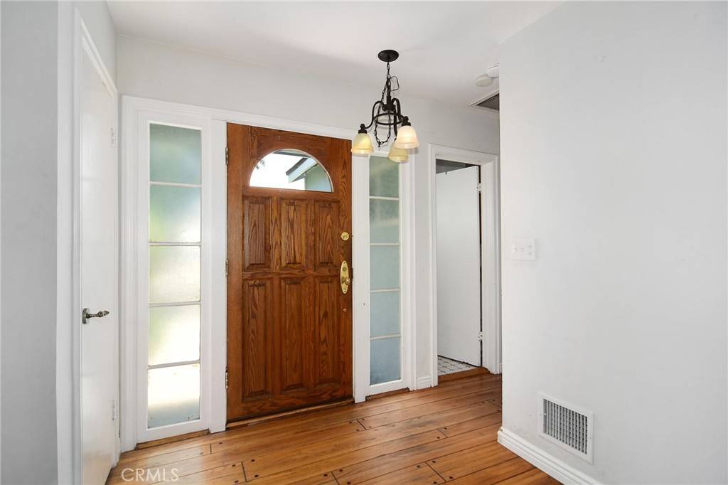 Encino, CA 91316,5655 Wish AVE