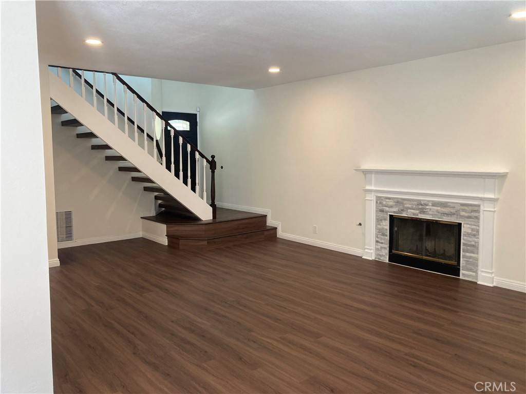 Saugus, CA 91390,28769 Magnolia WAY