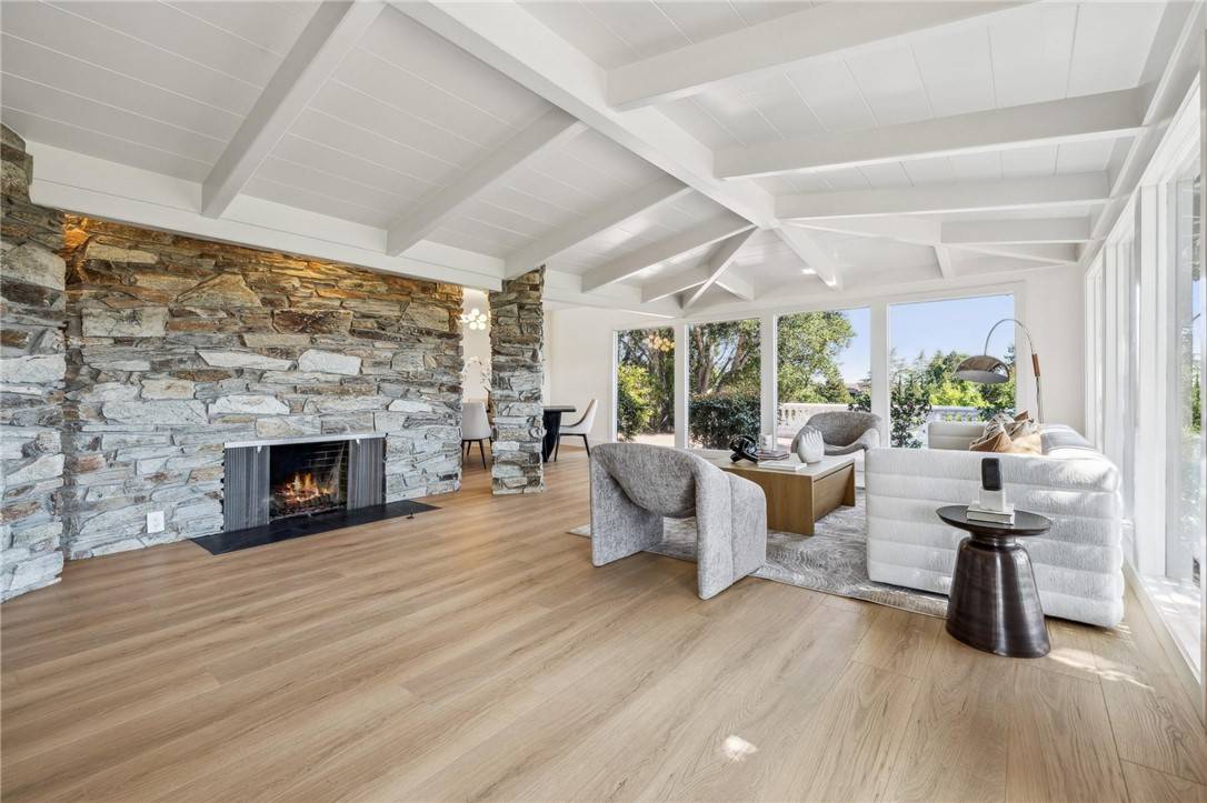 Los Altos Hills, CA 94022,25870 Westwind WAY
