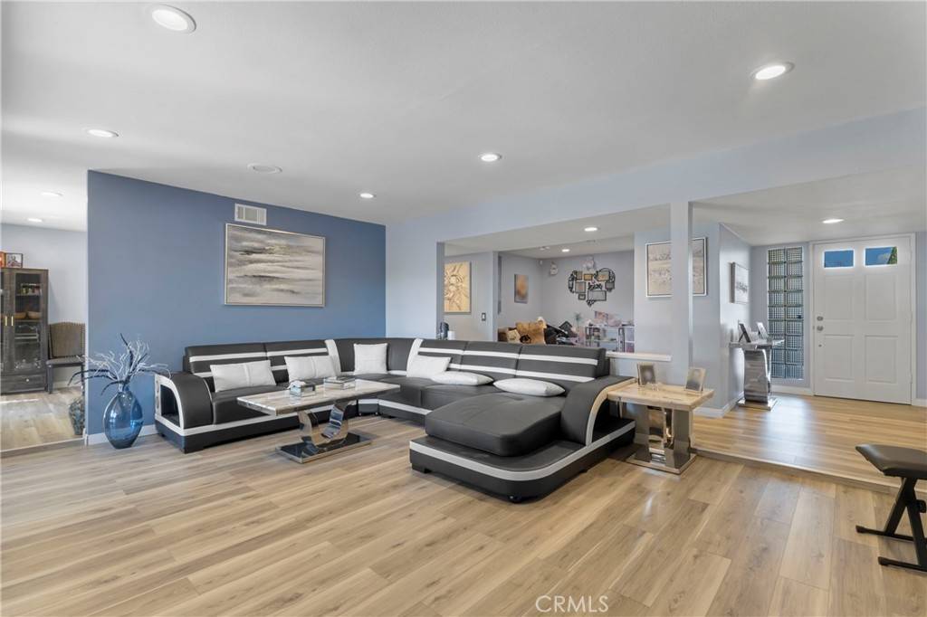 Granada Hills, CA 91344,17426 Flanders st