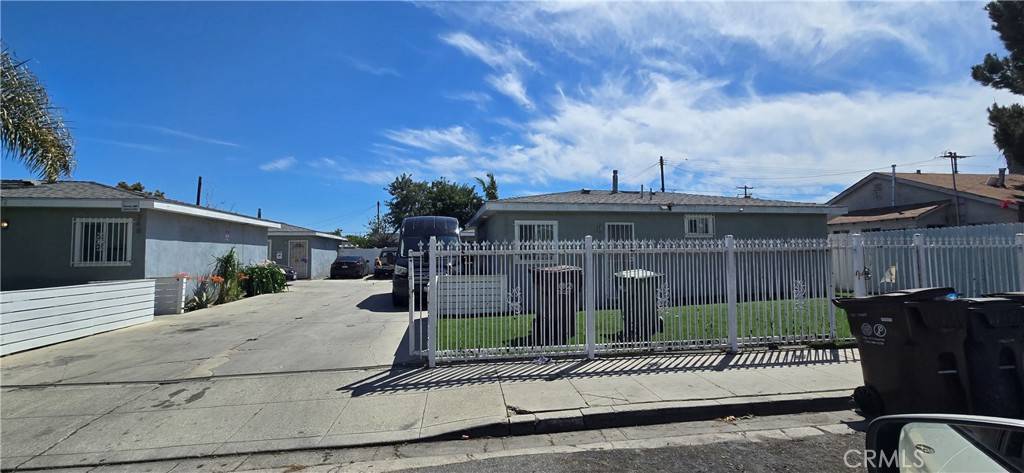 Compton, CA 90222,352 W Peach ST