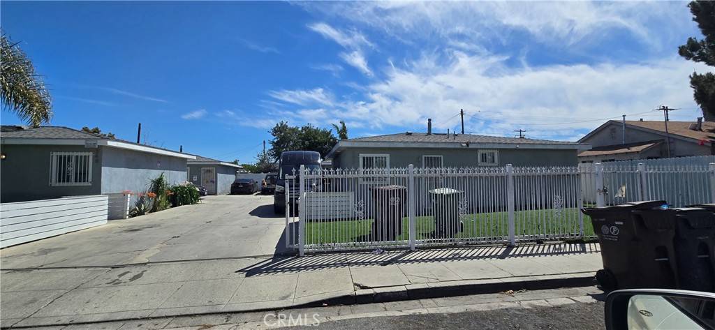 Compton, CA 90222,352 W Peach ST