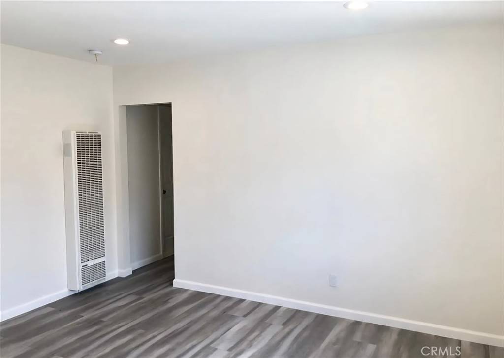 Compton, CA 90222,352 W Peach ST