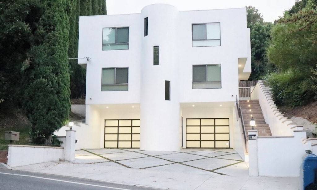 Sherman Oaks, CA 91423,3921 Beverly Glen BLVD