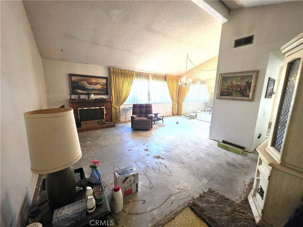 Simi Valley, CA 93063,2108 Ardenwood AVE
