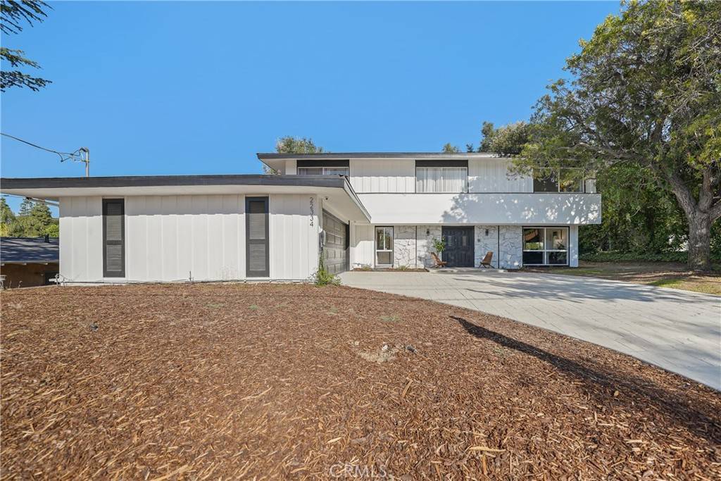 Calabasas, CA 91302,22334 Liberty Bell RD