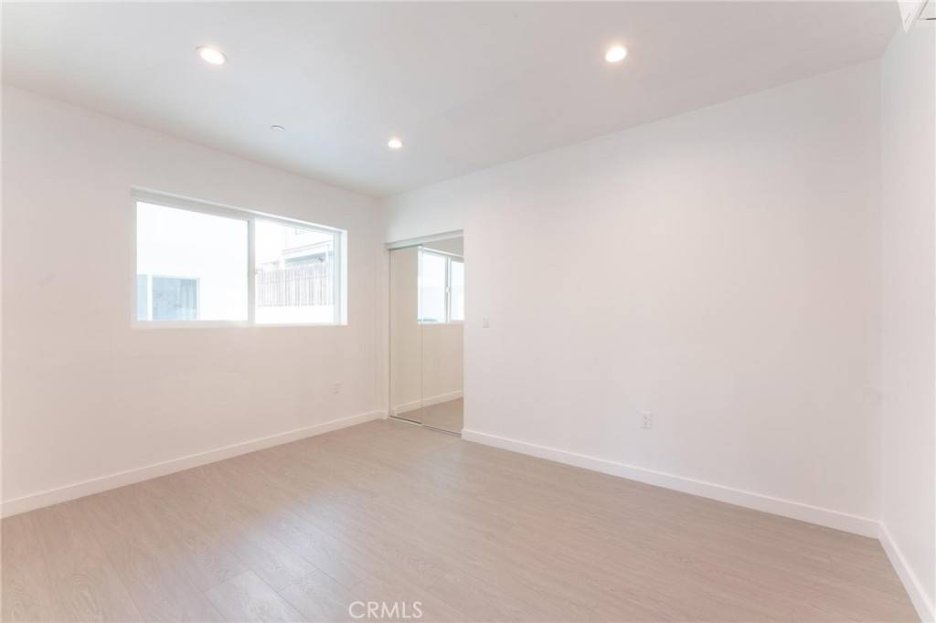 Lake Balboa, CA 91406,6843 N Haskell Ave #2
