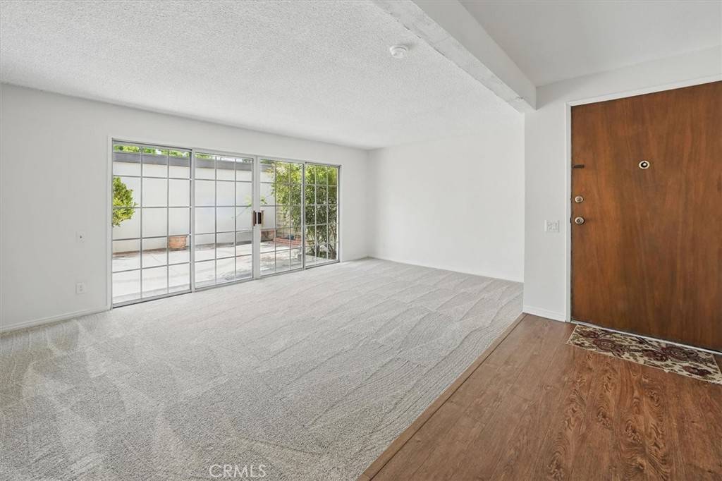 Valencia, CA 91355,25263 Via Sistine