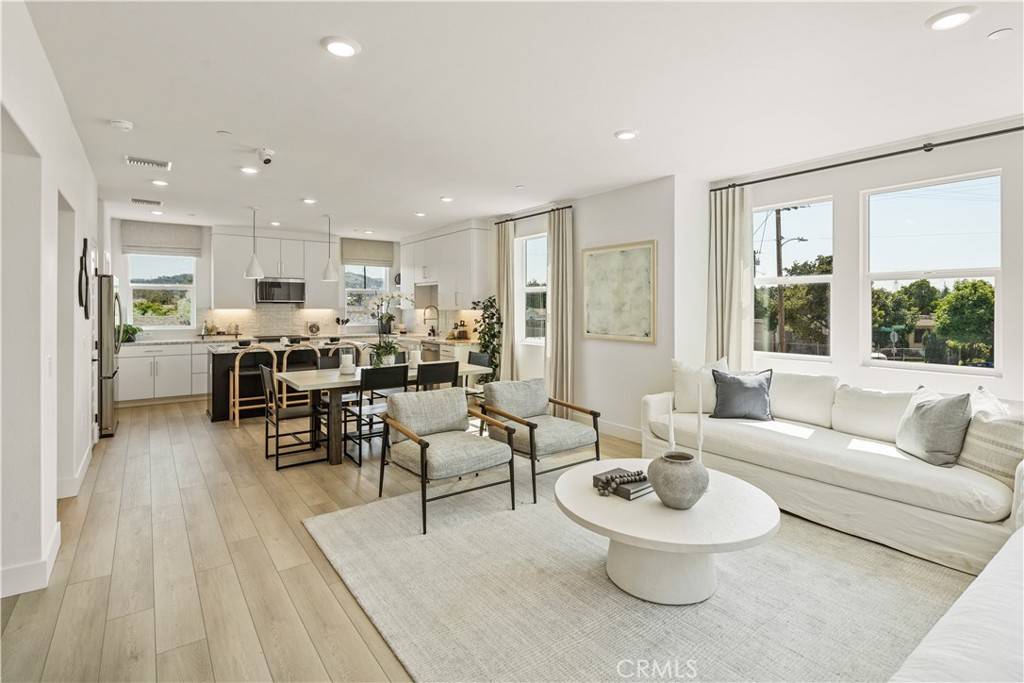 Pico Rivera, CA 90660,9345 Via Azul