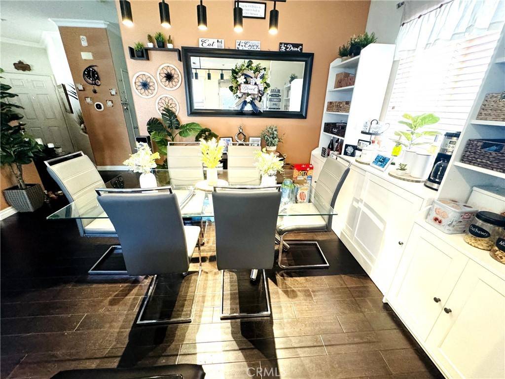 North Hills, CA 91343,9173 Burnet AVE