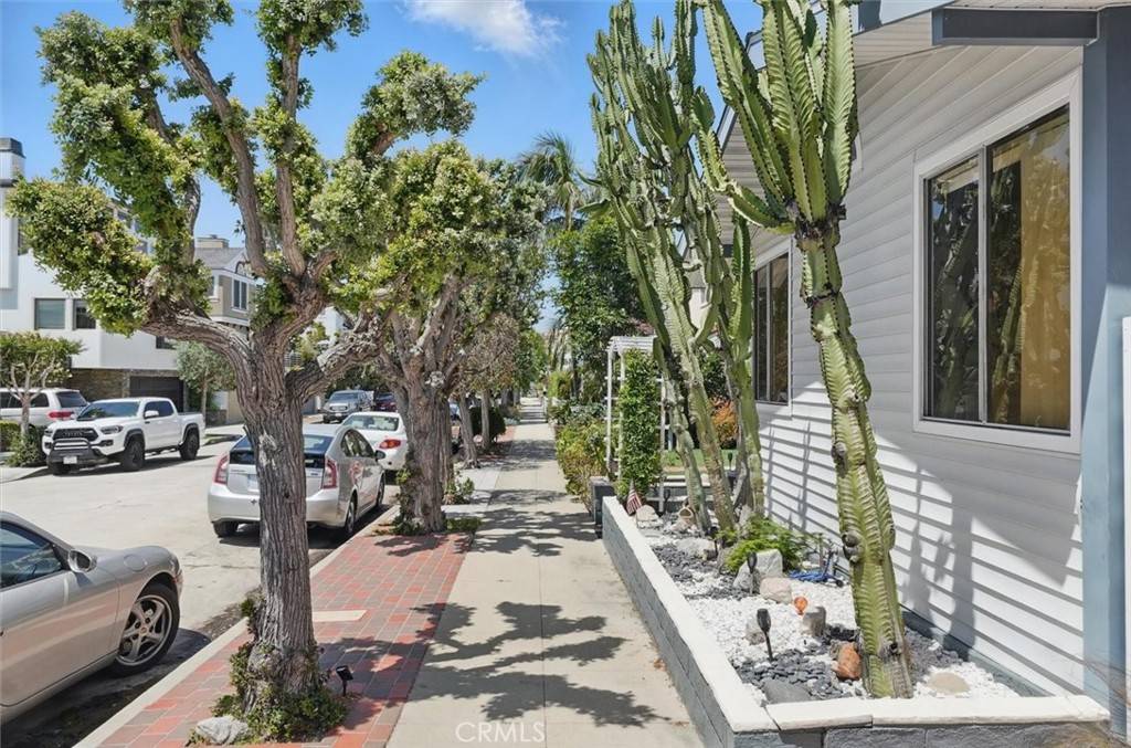 Manhattan Beach, CA 90266,537 3rd ST