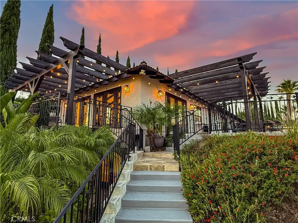 Thousand Oaks, CA 91362,567 Lone Oak DR