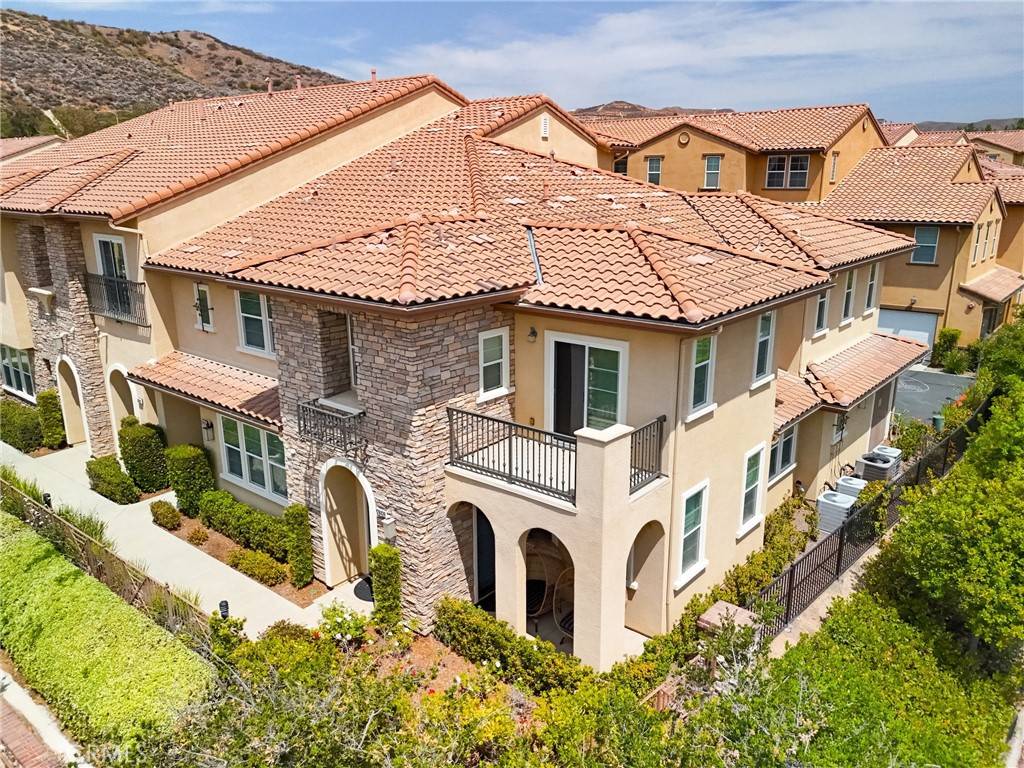 Valencia, CA 91354,28426 Herrera ST