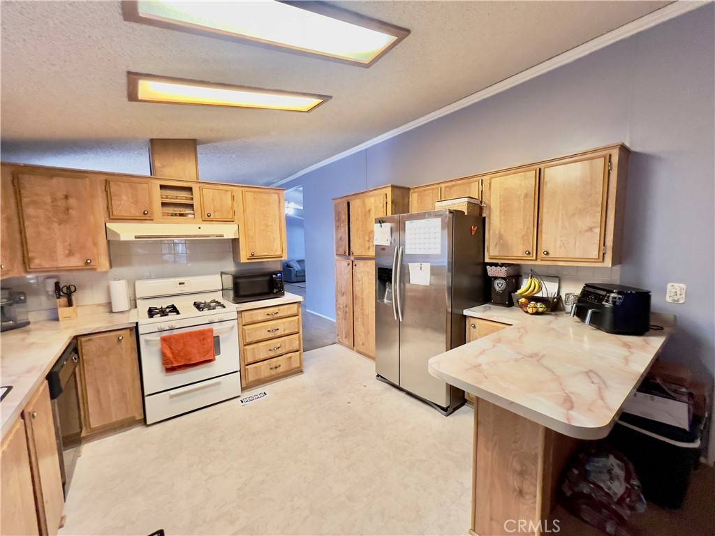 Acton, CA 93510,33105 Santiago RD #23