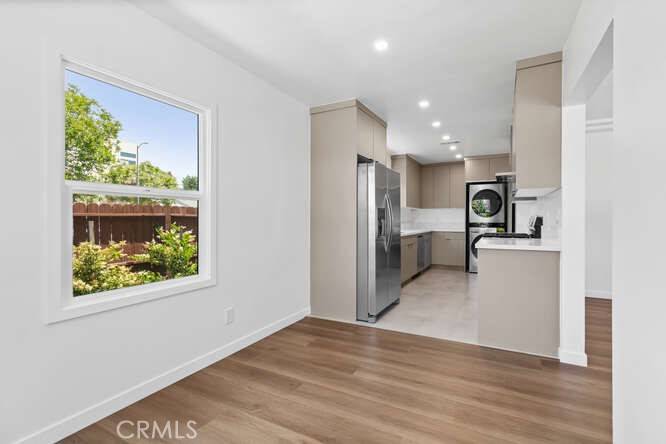Valley Village, CA 91607,5554 Radford AVE