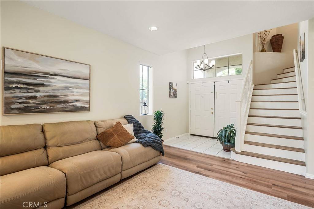 Valencia, CA 91354,23318 Sunnyvale CT