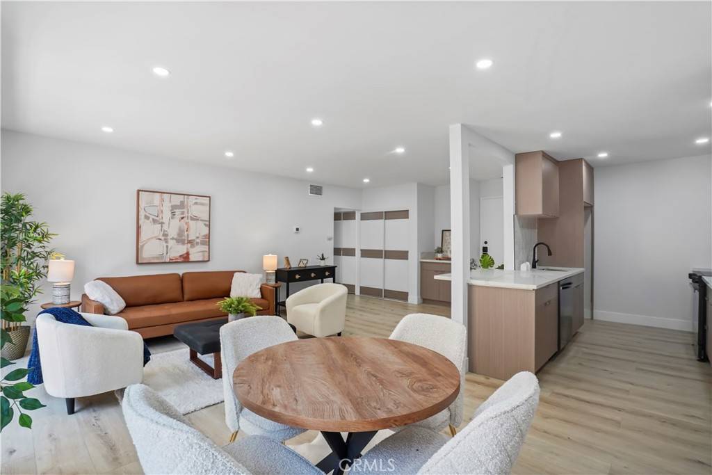 Los Angeles, CA 90046,1730 Camino Palmero ST #316