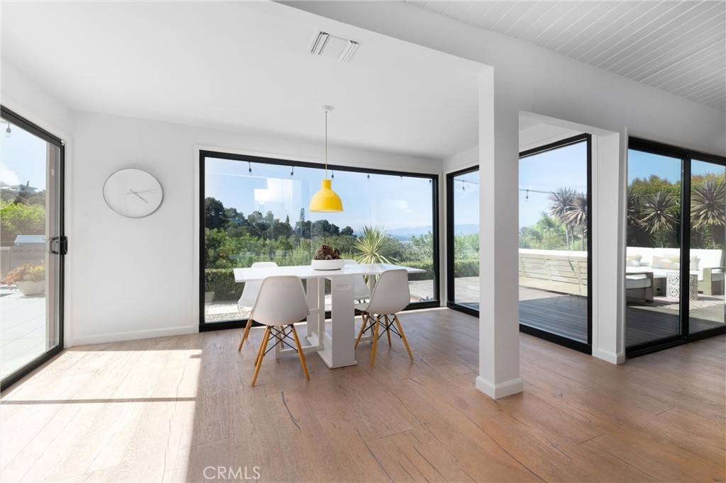 Sherman Oaks, CA 91403,15355 Stonewood TER