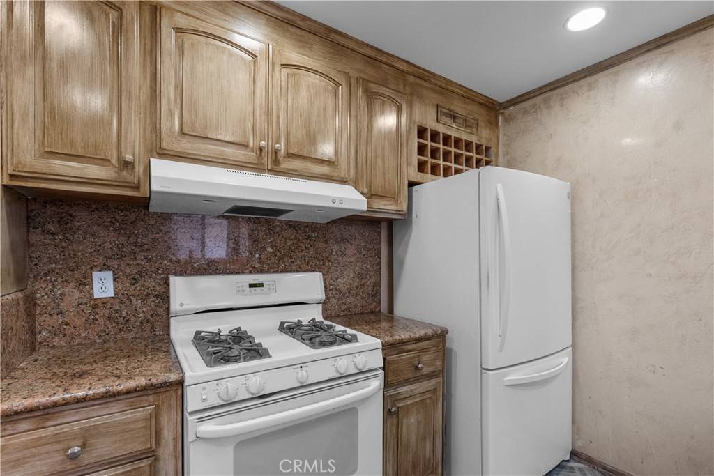 Encino, CA 91316,5282 Lindley AVE
