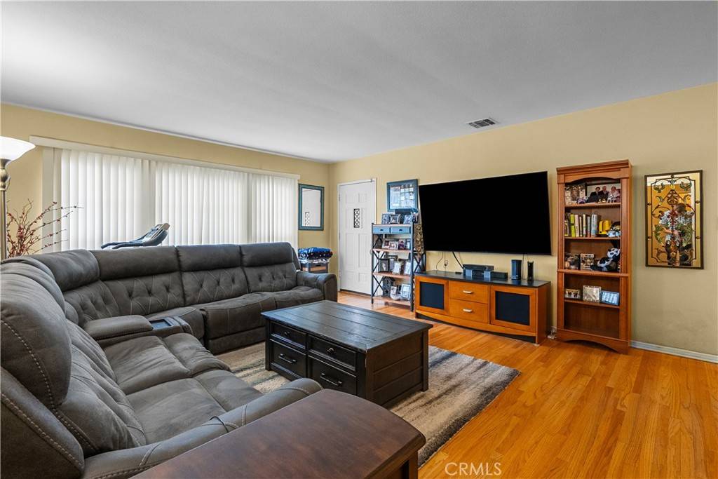 North Hills, CA 91343,16427 Nordhoff ST