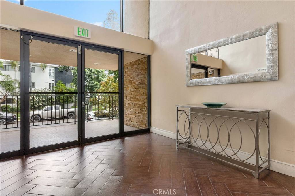 Sherman Oaks, CA 91411,15344 Weddington ST #304
