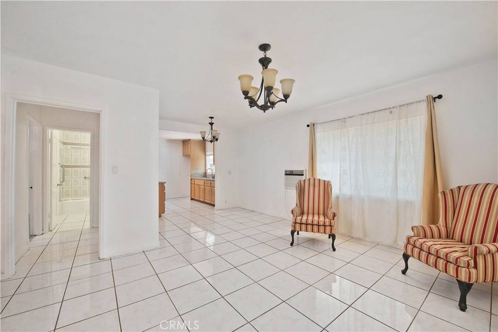 San Fernando, CA 91340,14127 Daubert ST