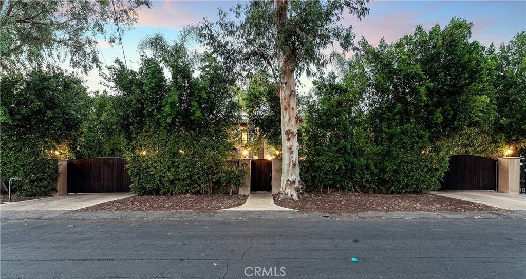 Woodland Hills, CA 91367,23115 Erwin ST