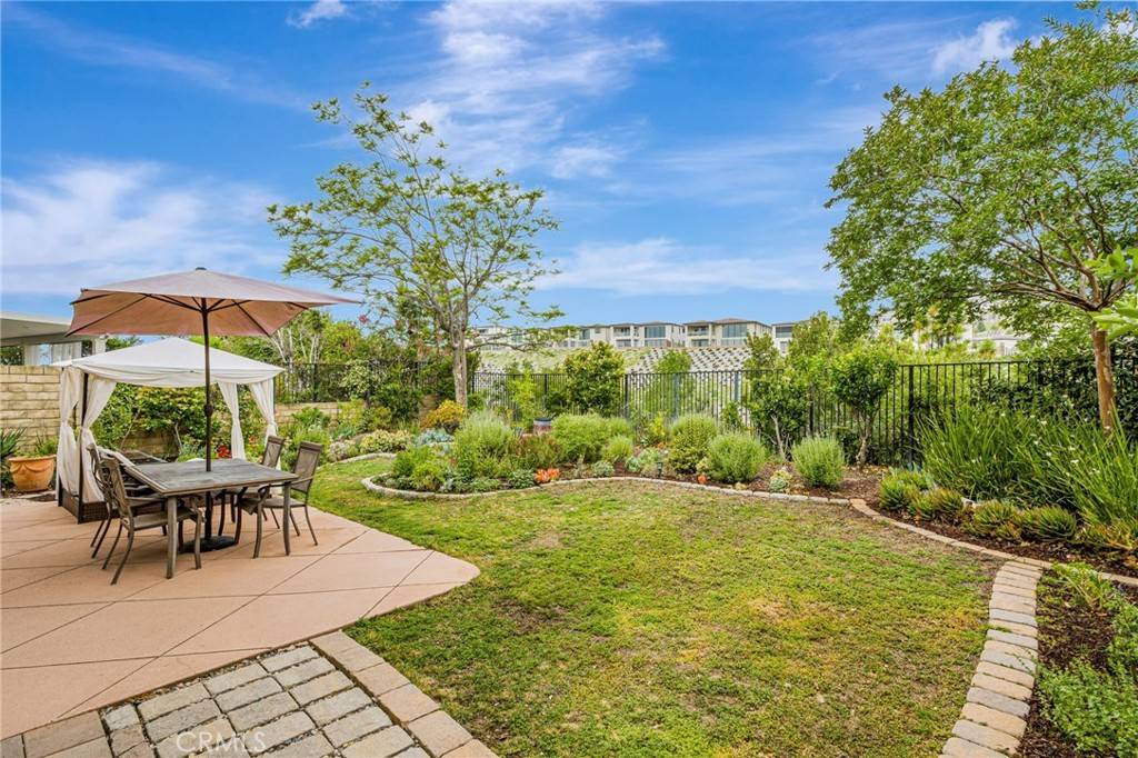 Porter Ranch, CA 91326,11771 Coorsgold LN